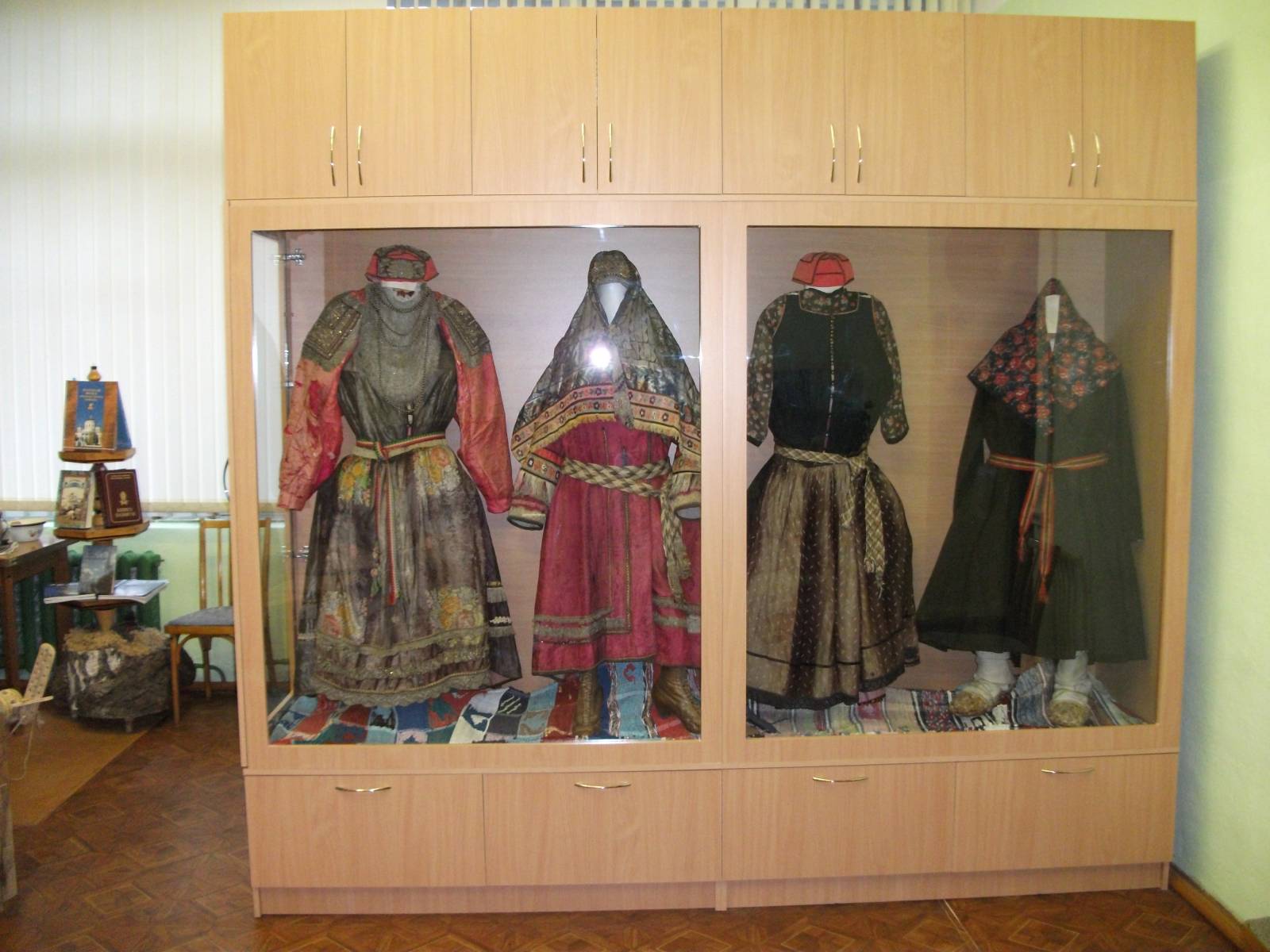 Музей природа земли ухта. Музей чернуха. Музей чернуха. Музей чернуха. Музей природы село чернуха.